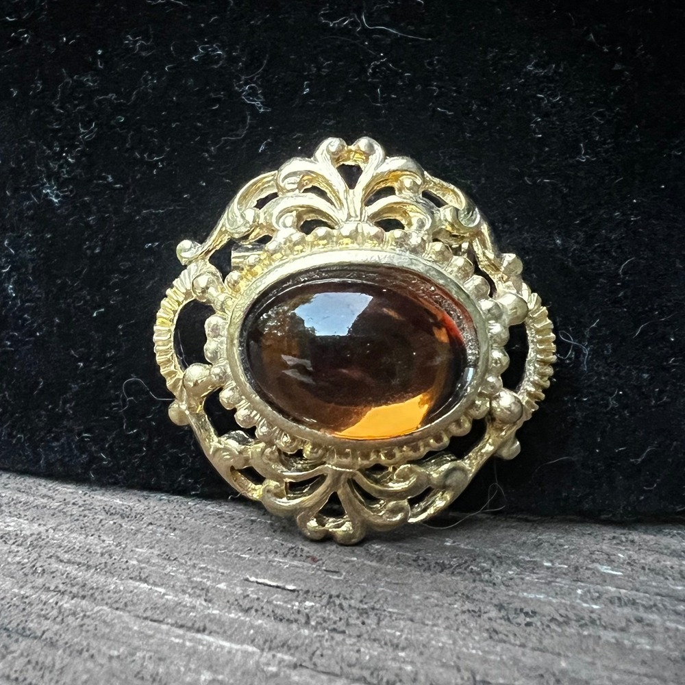 Vintage Amber Glass Cabochon Brooch Gold Tone Filigree Openwork Pin